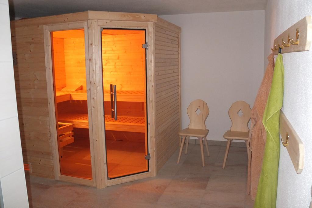 Penthousewohnung Mit Garten Sauna Pool Maishofen Szoba fotó